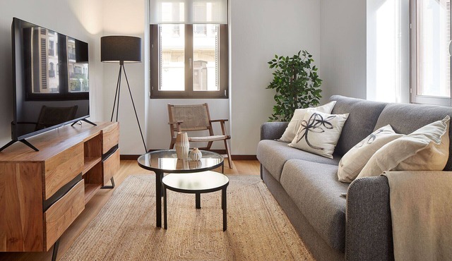 Eiffel | The Rentals Collection