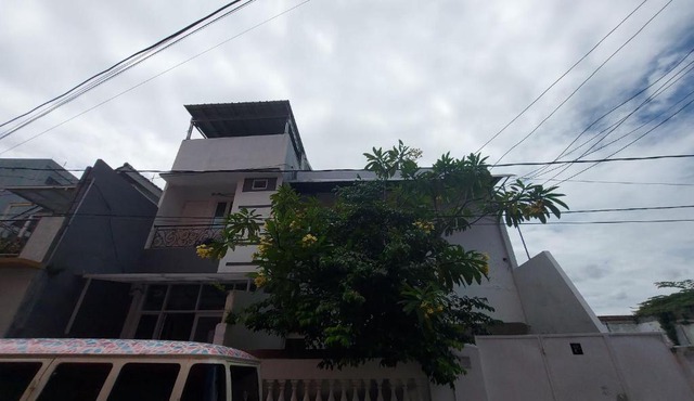 Eiffel Residence Cideng - Female Only