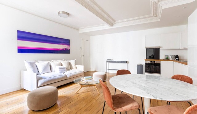 Eiffel Tower - Renovated 4 people