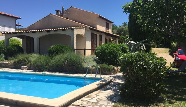 eig. Pool (fenced), air conditioning, W-LAN, Smart-TV, close to the sea, large garden. Garden, comf. Exhib.