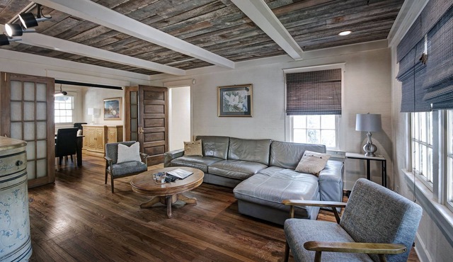 Eight Bed Retreat Getaway in the Heart of Jackson