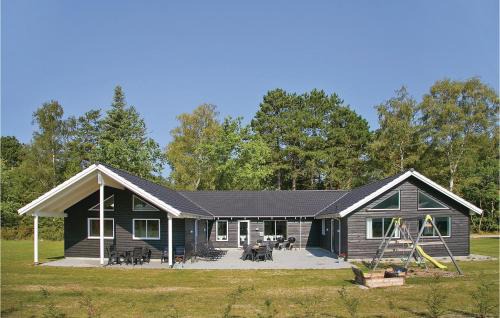 Eight-Bedroom Holiday Home Frederiksværk With A Room Hot Tub 05