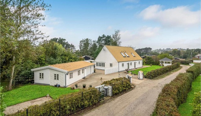Eight-Bedroom Holiday Home In Ebeltoft