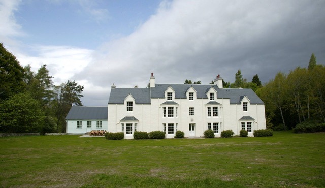 Eight bedroom house set in breathtaking scenery
