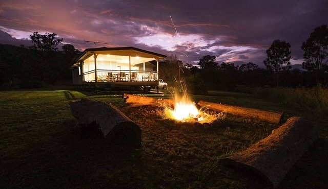 Eighteen Mile Cottage - river access with breathtaking views!