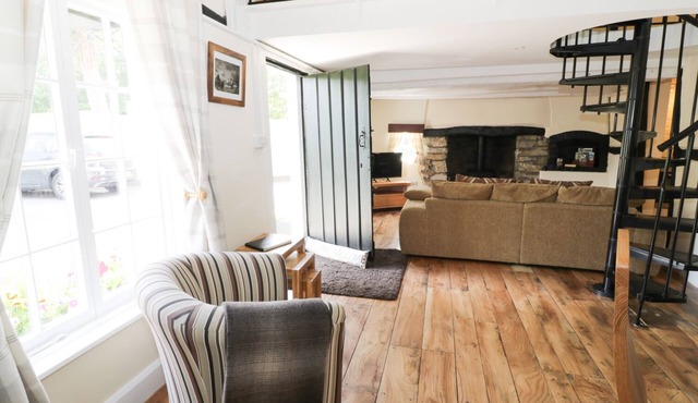 EIGHTLANDS, romantic, luxury holiday cottage in Hereford