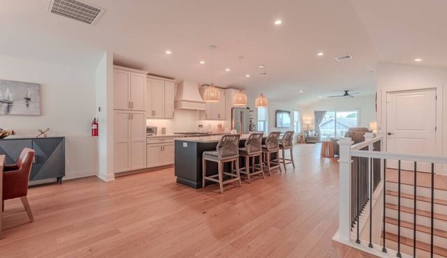 Eights On The Landing