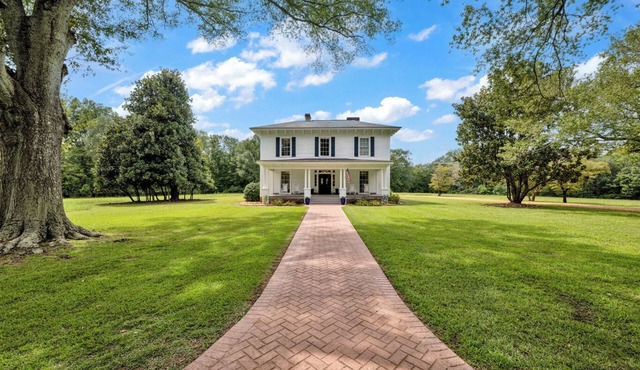 Eighty Oaks, A Fully Renovated Luxury Estate On 22 Acres In Jacksonville, AL