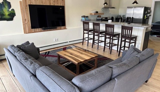 Einerlei Suite Apartment, Warm 2 bedroom apartment from Borealis Escapes