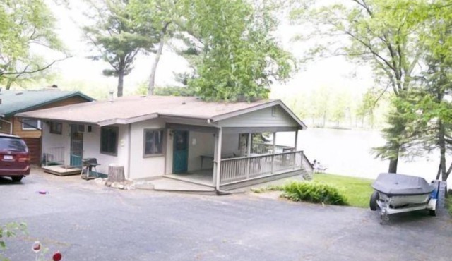 Eischen Cottage 2 on Lake Delton
