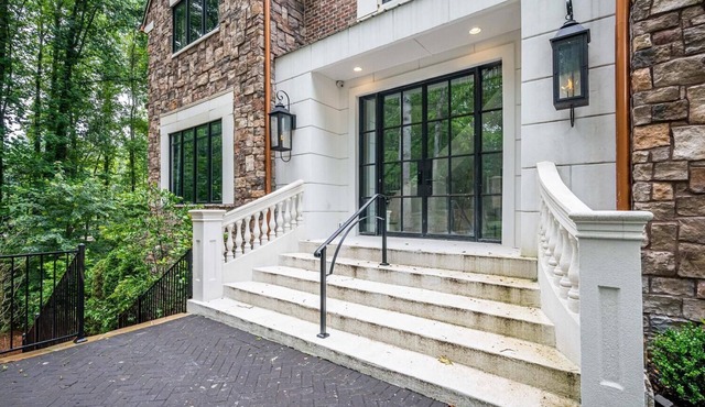 Ekabo Home Adams Mansion ~10K Sqft ~ 6BD/7BA ~15min to Airport