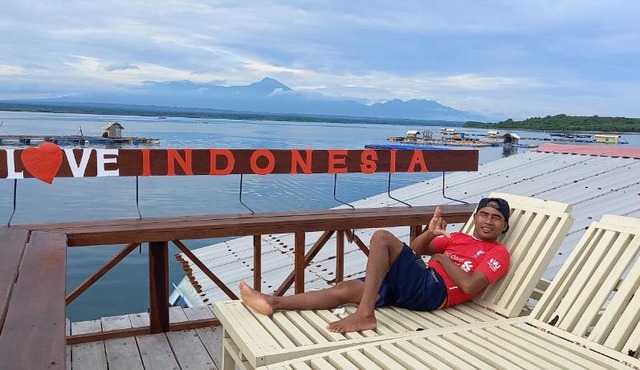 Ekas beach floating homestay