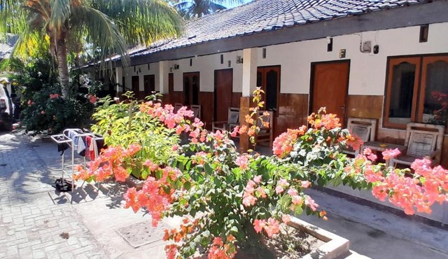 Ekas beach guesthouse and restaurant