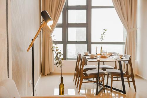 Ekocheras Cozy Suite above Mall & MRT with CityView