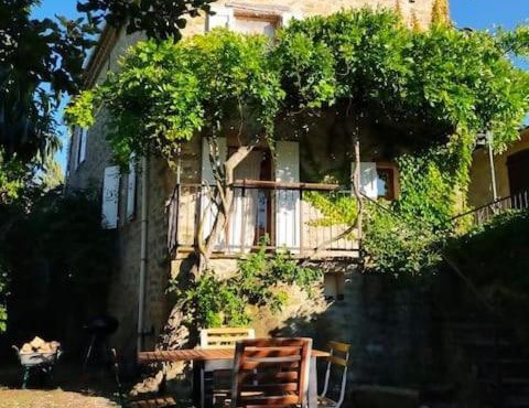 Elégante maison des Baronnies avec grand jardin