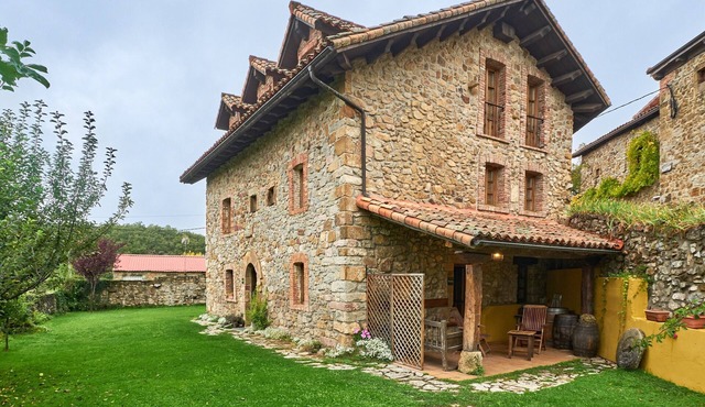 'El Apartamento' with Mountain Views, Private Terrace and Wi-Fi