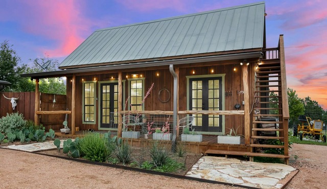 El Camino Ranch Cabin | 2/1 | Pet Friendly | Wet Bar