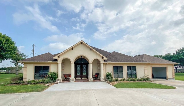 El Campo Vacation Home