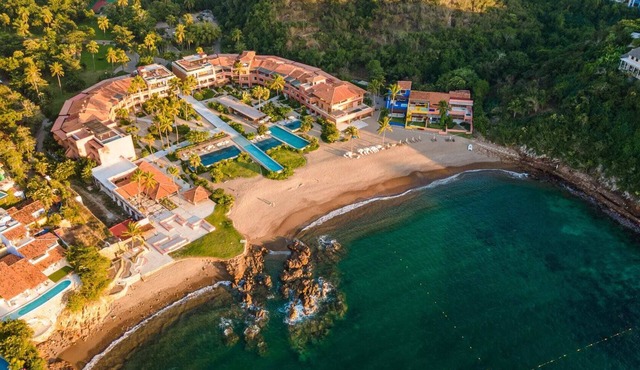 El Careyes Club & Residences