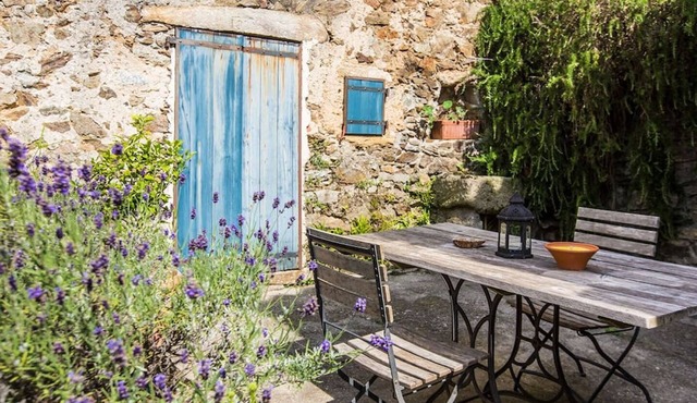 El Casot, a tranquil retreat with pool in its own valley 30 miles from the sea