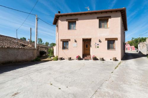 El Descanso de los Lares Casa con piscina climatizada