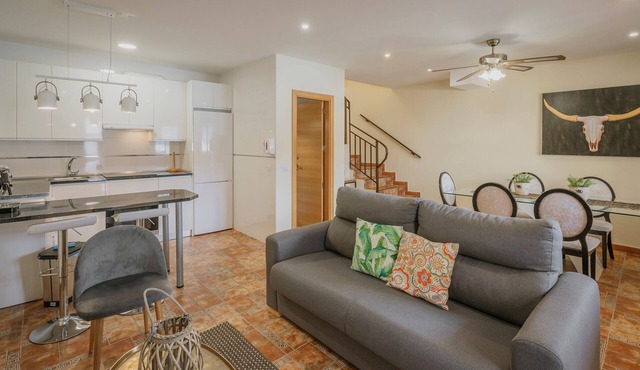El Encanto del Alberche 'Casa 5' with Mountain View, Shared Pool and Wi-Fi