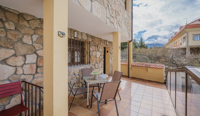 El Encanto del Alberche, 'Casa 6' with Mountain View, Shared Pool and Wi-Fi