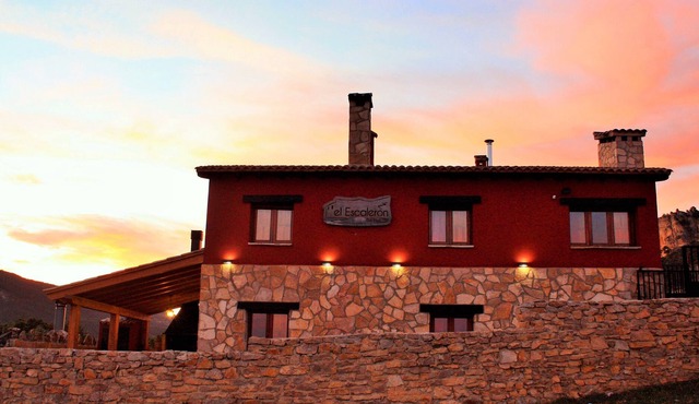 El Escalerón I House | Pena Rubia Accommodation. Patio, fireplace and barbecue