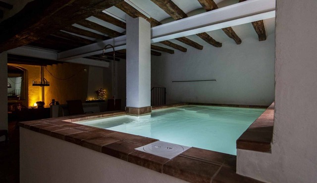 El Ferrer, in Olot with access to indoor swimming