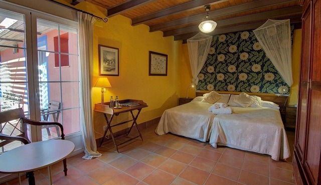 El Miserat - luxury room