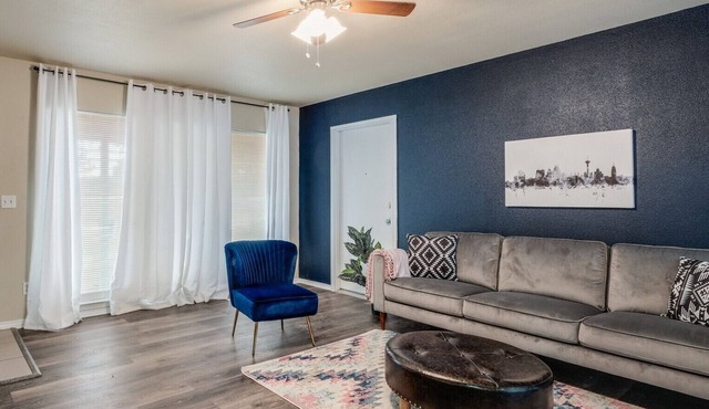 El Monte - 20% OFF Entire 4BR Home in Great Location w/Backyard - Fast WiFi