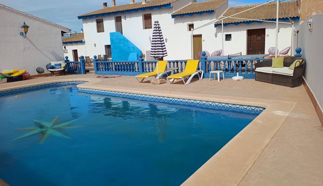 El Oasis Morado
