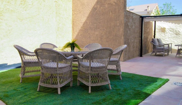 'El Palacete del Secretario' Apartment: Private Pool, Wi-Fi & Air Conditioning