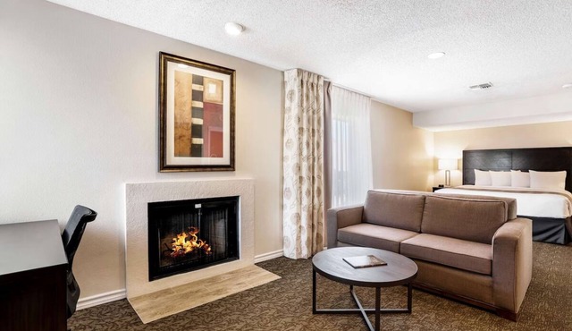 El Paso Extended-Stay Suite! Outdoor Pool, Pets Welcome, Free Parking, Breakfast