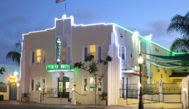 El Primero Hotel