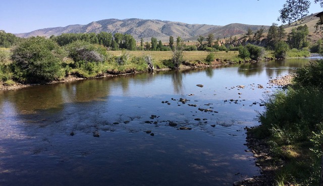 El Rancho Pequeno, family-friendly premier fly fishing in Wyoming.