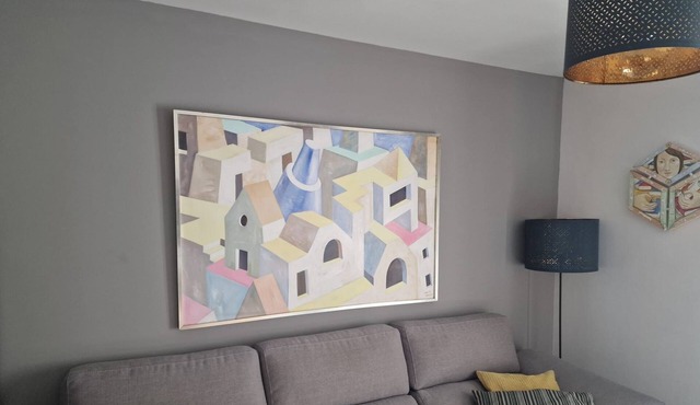 El ÚNICO apartment with Jacuzzi and Art.