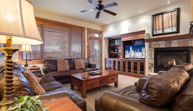 EL5110 | Private Hot Tub | 4 Pools | Winter Shuttle | Close to Skiing