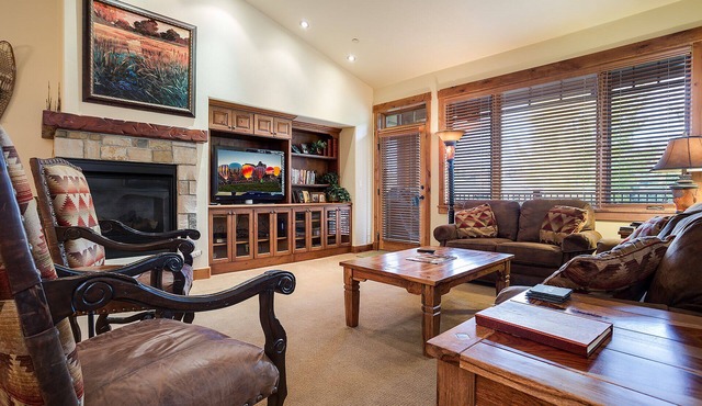 EL5305 | Top Floor with Mountain Views | Winter Shuttle | 10 Hot Tubs | 4 Pools
