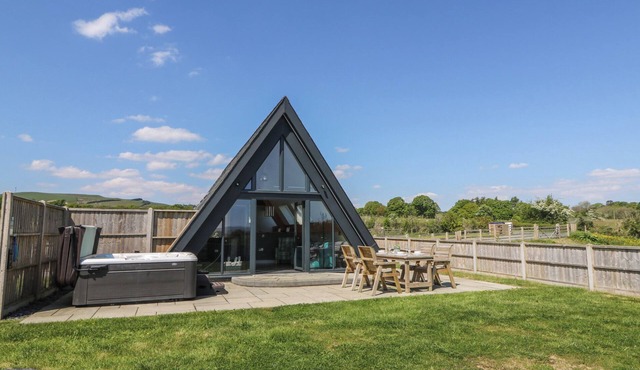 ELAN VALLEY WELSH - THE SHEEPFOLD, pet friendly in Llandrindod Wells