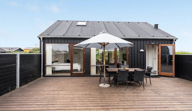 "Elara" - 200m from the sea by Interhome