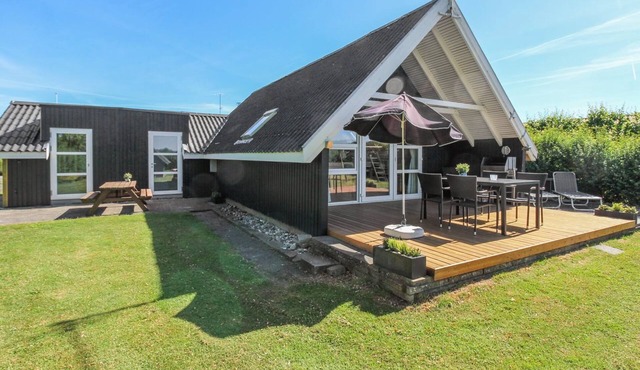 "Elbert" - 100m from the sea by Interhome