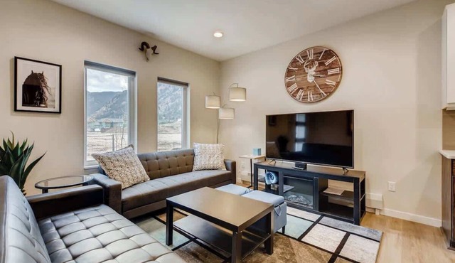 Elbert's Escape/Sleeps 8/Lakefront Views, New