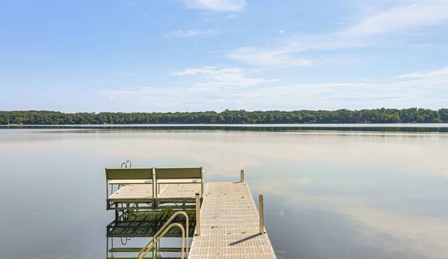 'Elbow Lake Escape' w/Dock in Underwood!