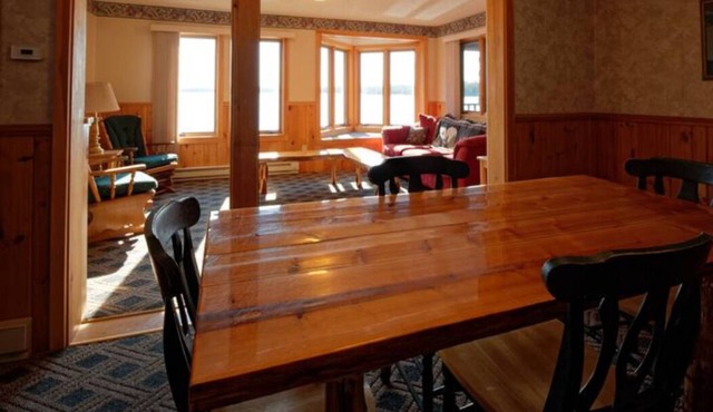 Elbow Lake Lodge: Beachview Suite 2bd/1ba
