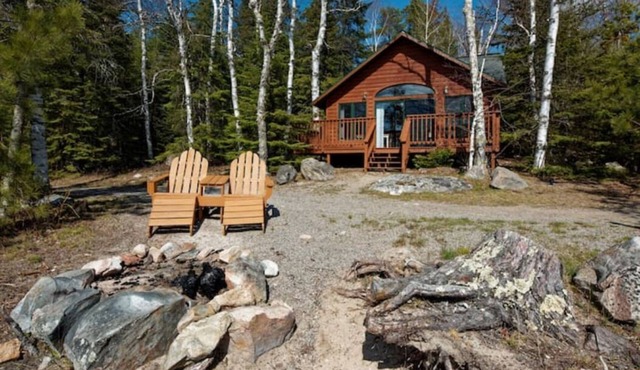 Elbow Lake Lodge: Little Elbow - 2BR Cabin