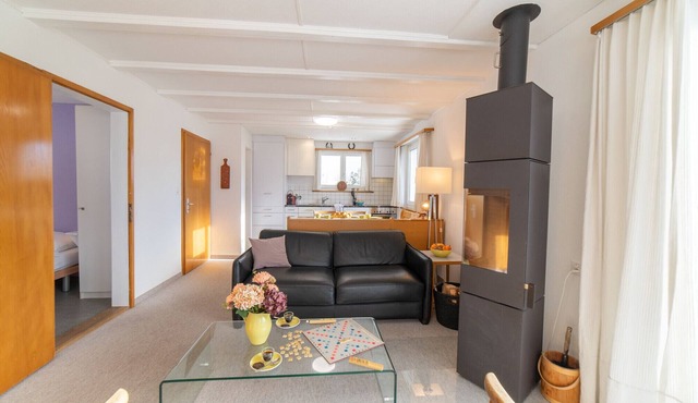 Eldanora holiday home with three bedrooms and mountain views
