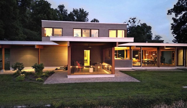 Elderflower Retreat: a modern ranch overlooking the valley with view of Taliesin