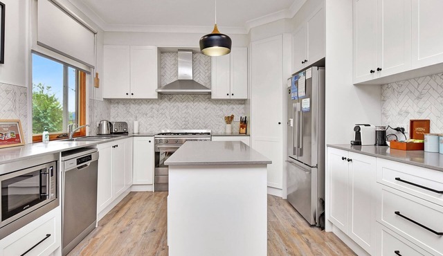 Elderslie House - Stylish Country House for up to 16 guests