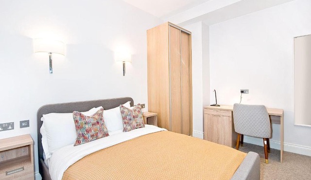 Eldon Chambers Pod 2 by City Living London